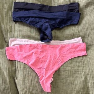 Lululemon thong panty bundle of 4 size M